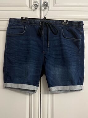 Bench Men's Sz XL Dark Wash High Rise Drawstring Denim Shorts with Cuffs